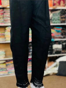 Women stitched shuttle lace Capri