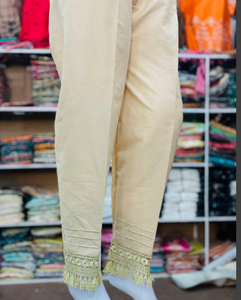Women stitched shuttle lace Capri