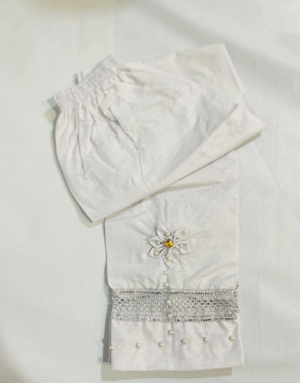 Women stitched cotton capri