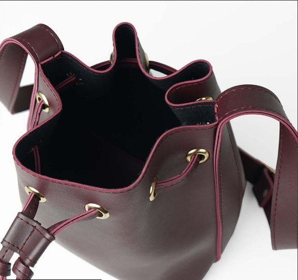 Bucket bag maroon
